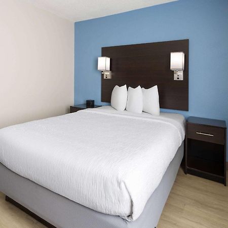 Baymont By Wyndham Newark At University Of Delaware Exterior photo