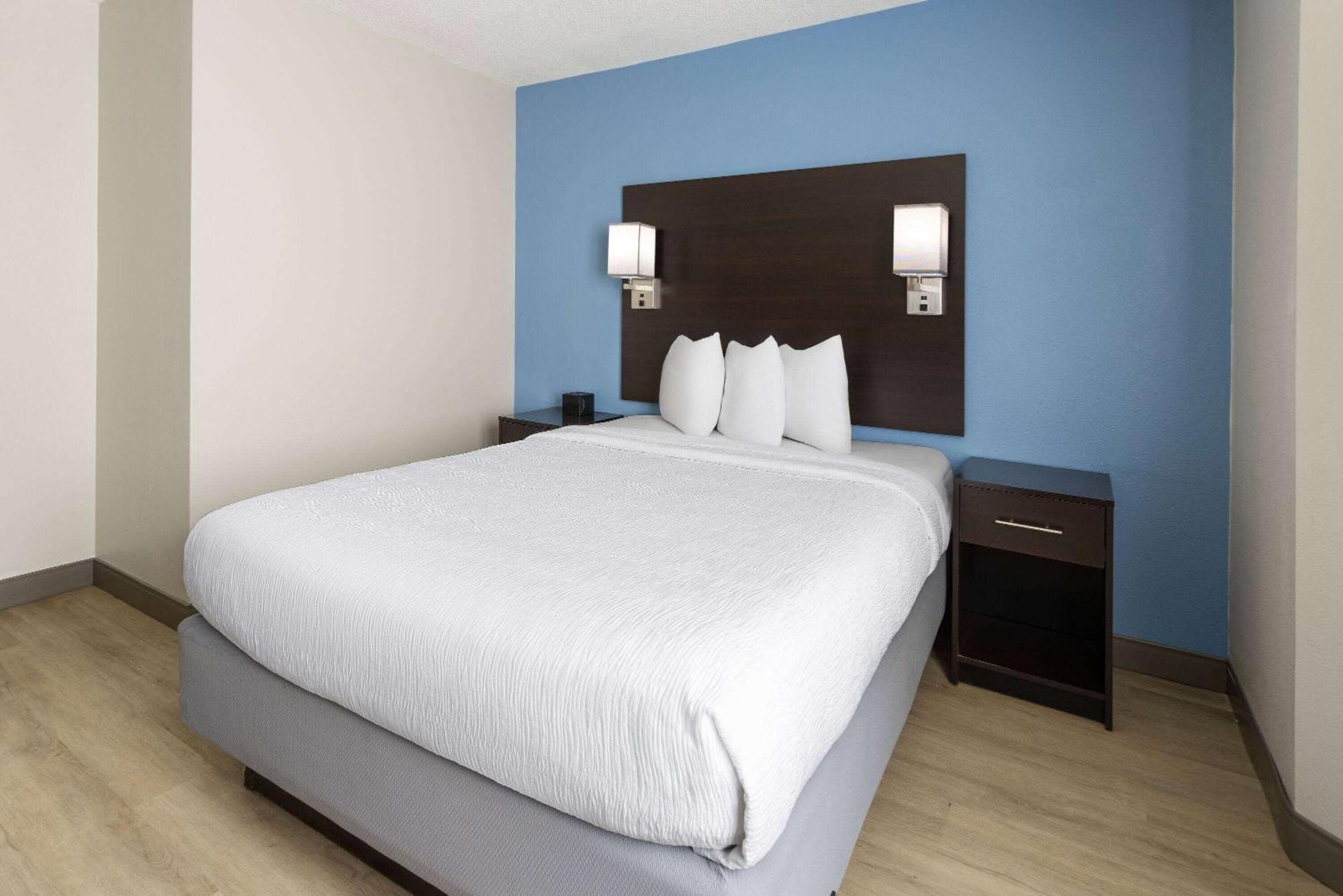 Baymont By Wyndham Newark At University Of Delaware Exterior photo