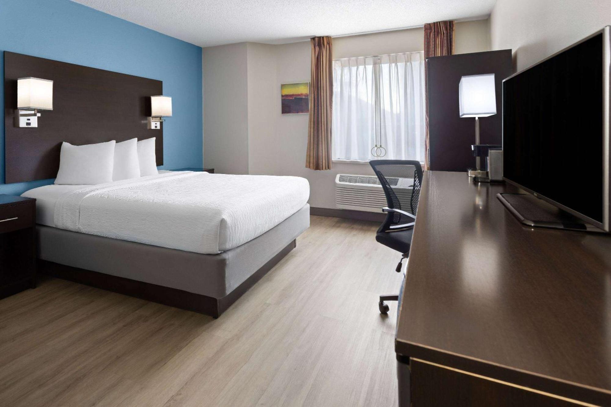 Baymont By Wyndham Newark At University Of Delaware Exterior photo