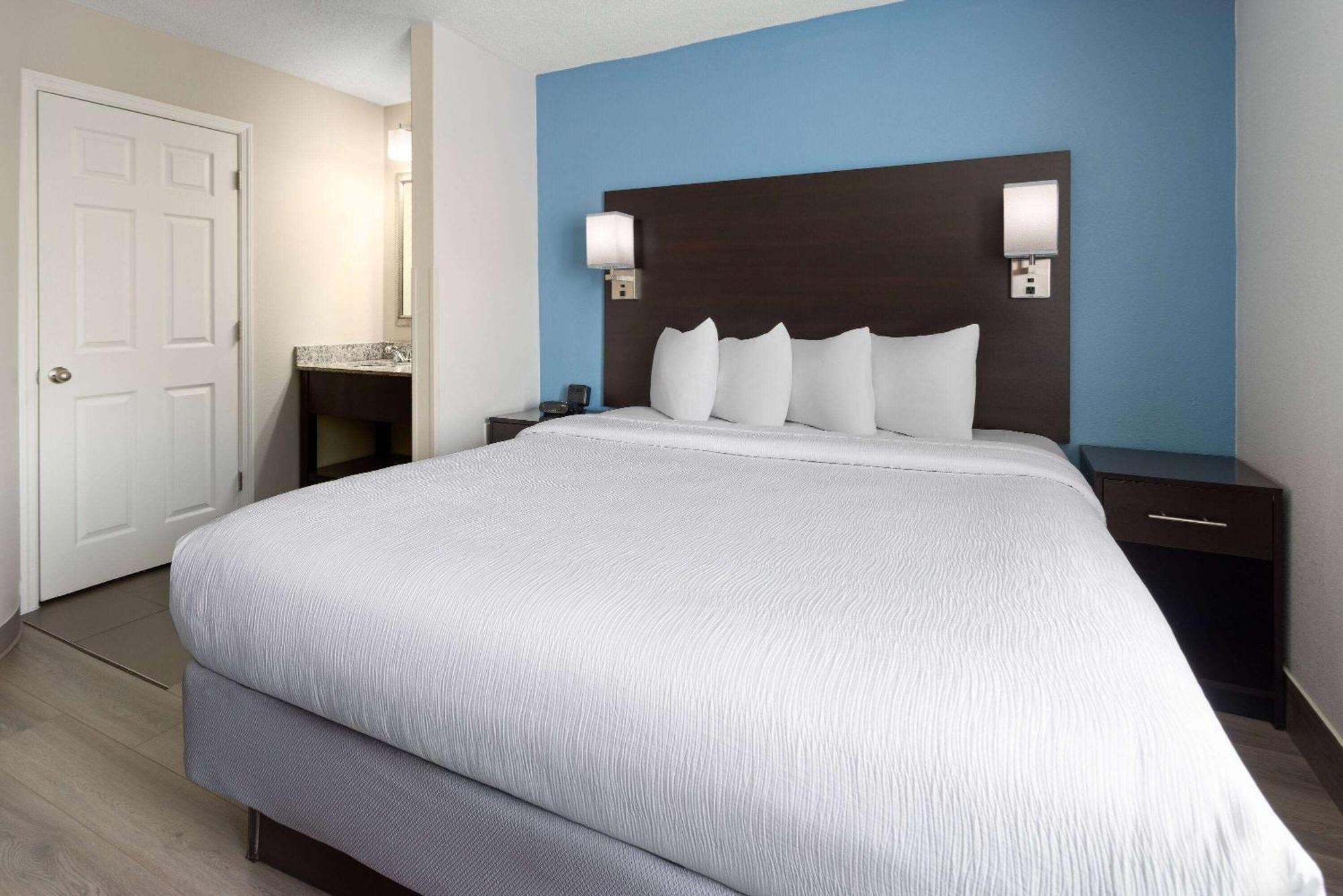 Baymont By Wyndham Newark At University Of Delaware Exterior photo